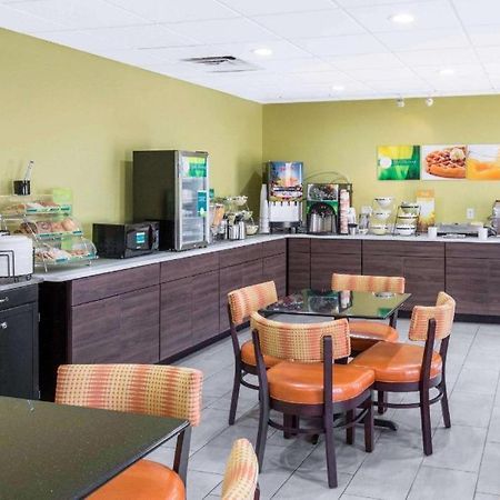 Quality Inn & Suites Arnold - St Louis Extérieur photo