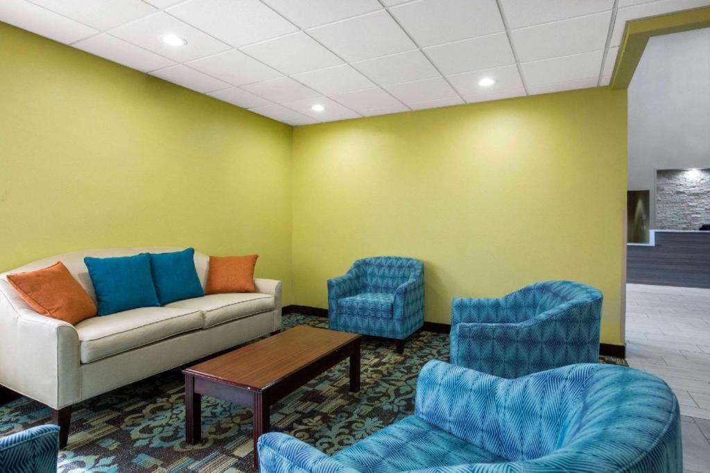 Quality Inn & Suites Arnold - St Louis Extérieur photo